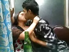 Moms porn sex with golden pants